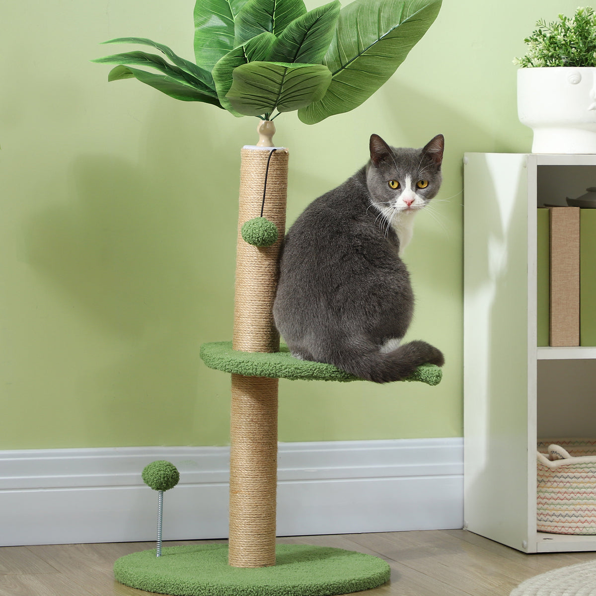 Arbre à chat arbre à grimper pour chat hauteur 83 cm avec griffoir en jute, balles jouets, plates-formes en peluche